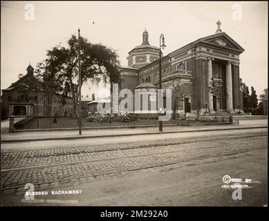 Église du Saint Sacrement (ancienne et nouvelle) , Églises. Collection Leon Abdalian Banque D'Images