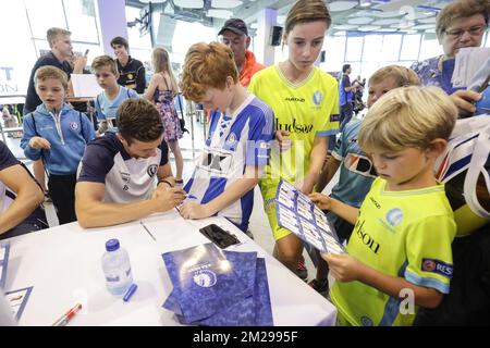 Brecht Dejaegere de Gent photographié pendant la journée des fans de l'équipe de football de première division KAA Gent, mercredi 30 août 2017 à Gent. BELGA PHOTO THIERRY ROGE Banque D'Images