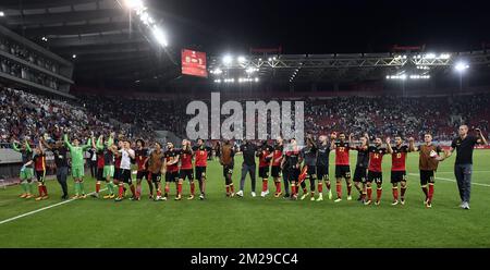 Les joueurs de Belgique célèbrent après la victoire et la qualification pour 2018 WC en Russie, lors d'un match de qualification de la coupe du monde entre la Grèce et l'équipe nationale belge de football Red Devils au Pirée, Athènes, Grèce, dimanche 03 septembre 2017. BELGA PHOTO DIRK WAEM Banque D'Images