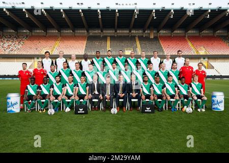 L-R, retour, Bruno Van Hecke (Team Doctor), Bert Vankerschaever (Physio), José Jeunechamps (Assistant Coach), Jean Akakpo (Physical Coach), Emmanuel Imorou, Hector Rodas, Jeremy Taravel, Benjamin Lambot, Aleksandar Sofranac, Pieter-Jan Sabbe (entraîneur de gardien de but), Bernard Smeets (entraîneur adjoint), Bert de Ruytter (Physio), Middle, Miguel Van Damme, Paul Nardi, Christophe Vincent, Crysan Barcelos, Irvin Cardona, Benjamin Delacourt, Jordy Gaspar, Dylan de Belder, Isaac Kone, Johanna Omolo, Jonathan Farias, Gaetan Robail, Stephen Buyl, Brian Vandenbussche, Dimi Carre et front, Tristan Muyumba, Guevi Banque D'Images