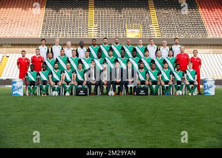 L-R, retour, Bruno Van Hecke (Team Doctor), Bert Vankerschaever (Physio), José Jeunechamps (Assistant Coach), Jean Akakpo (Physical Coach), Emmanuel Imorou, Hector Rodas, Jeremy Taravel, Benjamin Lambot, Aleksandar Sofranac, Pieter-Jan Sabbe (entraîneur de gardien de but), Bernard Smeets (entraîneur adjoint), Bert de Ruytter (Physio), Middle, Miguel Van Damme, Paul Nardi, Christophe Vincent, Crysan Barcelos, Irvin Cardona, Benjamin Delacourt, Jordy Gaspar, Dylan de Belder, Isaac Kone, Johanna Omolo, Jonathan Farias, Gaetan Robail, Stephen Buyl, Brian Vandenbussche, Dimi Carre et front, Tristan Muyumba, Guevi Banque D'Images
