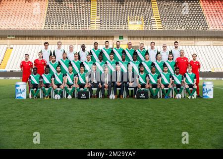 L-R, retour, Bruno Van Hecke (Team Doctor), Bert Vankerschaever (Physio), José Jeunechamps (Assistant Coach), Jean Akakpo (Physical Coach), Emmanuel Imorou, Hector Rodas, Jeremy Taravel, Benjamin Lambot, Aleksandar Sofranac, Pieter-Jan Sabbe (entraîneur de gardien de but), Bernard Smeets (entraîneur adjoint), Bert de Ruytter (Physio), Middle, Miguel Van Damme, Paul Nardi, Christophe Vincent, Crysan Barcelos, Irvin Cardona, Benjamin Delacourt, Jordy Gaspar, Dylan de Belder, Isaac Kone, Johanna Omolo, Jonathan Farias, Gaetan Robail, Stephen Buyl, Brian Vandenbussche, Dimi Carre et front, Tristan Muyumba, Guevi Banque D'Images