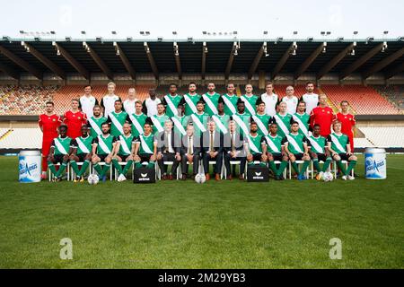L-R, retour, Bruno Van Hecke (Team Doctor), Bert Vankerschaever (Physio), José Jeunechamps (Assistant Coach), Jean Akakpo (Physical Coach), Emmanuel Imorou, Hector Rodas, Jeremy Taravel, Benjamin Lambot, Aleksandar Sofranac, Pieter-Jan Sabbe (entraîneur de gardien de but), Bernard Smeets (entraîneur adjoint), Bert de Ruytter (Physio), Middle, Miguel Van Damme, Paul Nardi, Christophe Vincent, Crysan Barcelos, Irvin Cardona, Benjamin Delacourt, Jordy Gaspar, Dylan de Belder, Isaac Kone, Johanna Omolo, Jonathan Farias, Gaetan Robail, Stephen Buyl, Brian Vandenbussche, Dimi Carre et front, Tristan Muyumba, Guevi Banque D'Images