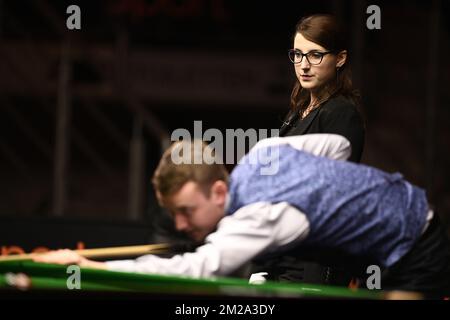 Le joueur de snooker polonais Monika Sulkowska a été photographié lors d'un match entre Luca Brecel belge et Sam Craigie en Grande-Bretagne lors du premier tour du tournoi de snooker European Masters, le lundi 02 octobre 2017, à Lommel. BELGA PHOTO YORICK JANSENS Banque D'Images