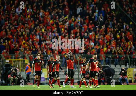 Romelu Lukaku en Belgique célèbre après avoir marqué le but 4-0 avec Axel Witsel en Belgique, Youri Tielemans en Belgique, Kevin de Bruyne en Belgique, Dries Mertens en Belgique et Nacer Chadli en Belgique lors d'un match de football entre l'équipe nationale belge Red Devils et Chypre, à Bruxelles, le mardi 10 octobre 2017, Jeu 9 dans le groupe H des qualifications pour la coupe du monde 2018. BELGA PHOTO BRUNO FAHY Banque D'Images