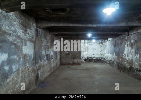 Intérieur de la chambre à gaz au camp de concentration nazi d'Auschwitz-Birkenau en Pologne Banque D'Images