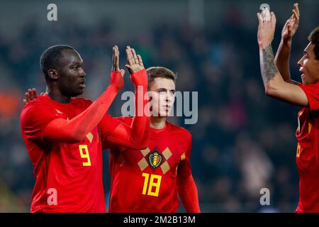 Le Romelu Lukaku de Belgique célèbre avec Thorgue Hazard de Belgique après avoir marqué le but 1-0 dans un match de football amical entre l'équipe nationale belge Red Devils et le Japon, le mardi 14 novembre 2017, à Bruges. BELGA PHOTO BRUNO FAHY Banque D'Images