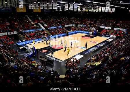 Illustration prise lors du match de basket-ball entre Ostende et Mons-Hainaut, le dixième jour de la compétition de basket-ball de la Ligue EuroMillions, samedi 02 décembre 2017 à Ostende. BELGA PHOTO DAVID STOCKMAN Banque D'Images