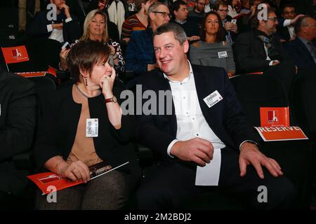 Fédération Wallonie - Bruxelles Ministre de la Culture, de l'Education permanente et de l'enfance Alda Greoli et Dimitri Fourny du CDH photographiés lors d'un congrès de parti de la CDH chrétienne francophone, le dimanche 03 décembre 2017 à Namur. BELGA PHOTO BRUNO FAHY Banque D'Images