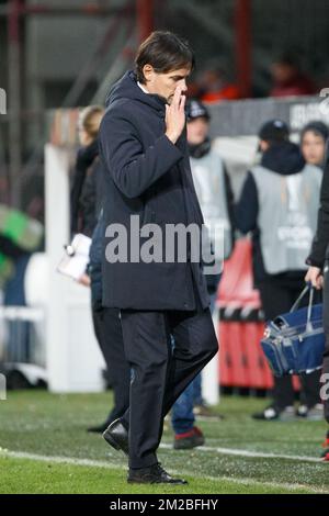 L'entraîneur en chef du Latium Simone Inzaghi photographié après avoir perdu un match de football entre le club belge SV Zulte Waregem et le club italien Societa Sportiva Lazio, le sixième et dernier match de la scène de groupe (Groupe K) de l'UEFA Europa League, jeudi 07 décembre 2017 à Waregem. BELGA PHOTO KURT DESPLENTER Banque D'Images