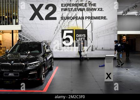L'illustration montre la publicité pour la BMW X2, une première européenne, pendant la journée de presse avant l'ouverture de l'édition 96th du salon de l'automobile de Bruxelles, à Bruxelles Expo, le mercredi 10 janvier 2018, à Bruxelles. BELGA PHOTO DIRK WAEM Banque D'Images