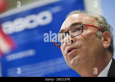 Christian Boas, Directeur général de l'ASCO, a pris la photo lors d'une réunion pour confirmer la collaboration à long terme entre ASCO Industries et Lockheed Martin, et la présentation d'un simulateur de vol F-35, à Zaventem, le jeudi 25 janvier 2018. BELGA PHOTO LAURIE DIEFFEMBACQ Banque D'Images