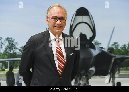 Le Directeur général de l'ASCO, Christian Boas, pose au photographe lors d'une réunion pour confirmer la collaboration à long terme entre ASCO Industries et Lockheed Martin, et la présentation d'un simulateur de vol F-35, à Zaventem, le jeudi 25 janvier 2018. BELGA PHOTO LAURIE DIEFFEMBACQ Banque D'Images