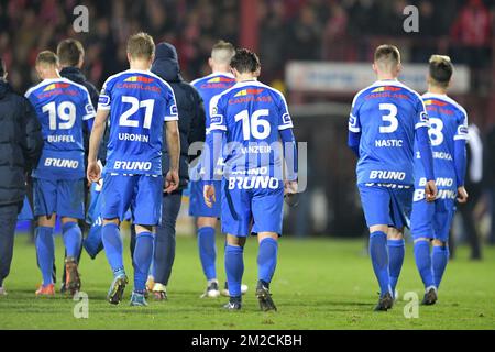 Les joueurs de Genk photographiés après une finale de Croky Cup 1/2, première jambe, match entre KV Kortrijk et RC Genk, à Kortrijk, mardi 30 janvier 2018. BELGA PHOTO YORICK JANSENS Banque D'Images