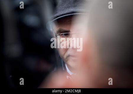 Le ministre de la Justice, Koen Geens, s'entretient avec la presse alors qu'il se dirige vers une réunion du conseil des ministres du gouvernement fédéral à Bruxelles, le vendredi 02 février 2018. BELGA PHOTO JASPER JACOBS Banque D'Images