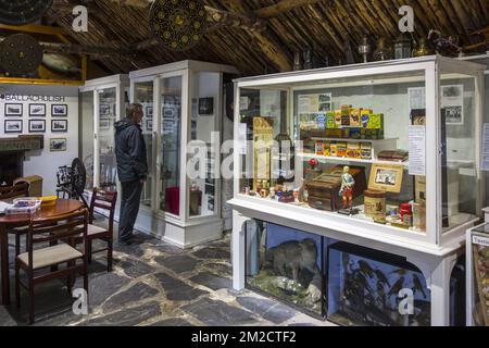 Glencoe & North Lorn Folk Museum dans un cottage restauré avec toit de chaume, Lochaber, Scottish Highlands, Écosse, Royaume-Uni | le musée Glencoe & North Lorn Folk Museum à , Glen COE, Lochaber, Ecosse, Royaume-Uni 05/06/2017 Banque D'Images