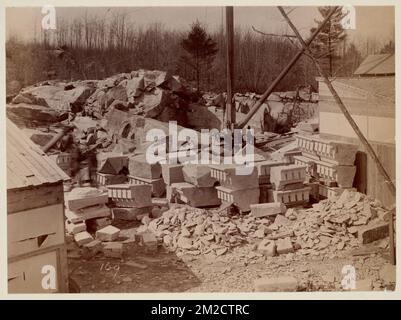 Pierre de cornice à la carrière de Milford, construction du bâtiment McKim , exploitation de carrières de granit, bibliothèques publiques, cornices, Boston public Library Banque D'Images