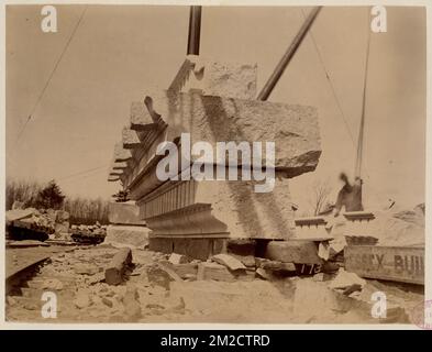 Pierre de cornice à la carrière de Milford, construction du bâtiment McKim , exploitation de carrières de granit, bibliothèques publiques, cornices, Boston public Library Banque D'Images