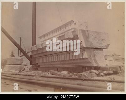 Pierre de cornice à la carrière de Milford, construction du bâtiment McKim , exploitation de carrières de granit, bibliothèques publiques, cornices, Boston public Library Banque D'Images