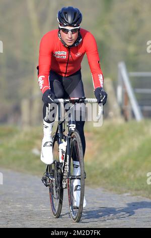 Jens Keukeleire Belge de Lotto Soudal photographié en action lors de la reconnaissance de la piste de l'édition 2018 de la course cycliste d'une journée Omloop Het Nieuwsblad, mercredi 21 février 2018. BELGA PHOTO YORICK JANSENS Banque D'Images