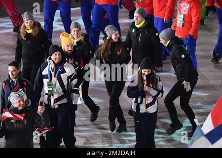 Les athlètes belges photographiés lors de la cérémonie de clôture le dernier jour des XXIII Jeux Olympiques d'hiver, dimanche 25 février 2018, à Pyeongchang, Corée du Sud. Les Jeux Olympiques d'hiver se tiendront du 9 au 25 février dans le comté de Pyeongchang, en Corée du Sud. BELGA PHOTO DIRK WAEM Banque D'Images