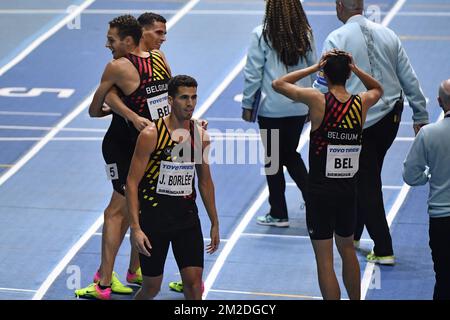 L'équipe de course « Belge Tornados » célèbre après avoir terminé troisième place à la finale de relais 4 x 400 m pour hommes aux Championnats du monde d'athlétisme en salle de l'IAAF, à Birmingham, Royaume-Uni, le dimanche 04 mars 2018. Les championnats ont lieu du 1 au 4 mars. BELGA PHOTO ERIC LALMAND Banque D'Images