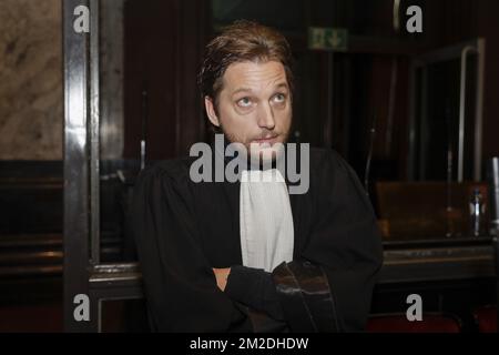 L'avocat Yannick de Vlaemynck photographié lors de la composition du jury pour le procès assodé de Bouchra Farih, 20 ans, devant le tribunal assogé de Bruxelles-capitale, le mercredi 07 mars 2018, à Bruxelles. Farih est accusé du meurtre de son frère de quatre ans sur 1 juillet 2015, dans la maison de leurs parents à Berchem-Sainte-Agathe / Sint-Agatha-Berchem, Bruxelles. BELGA PHOTO THIERRY ROGE Banque D'Images