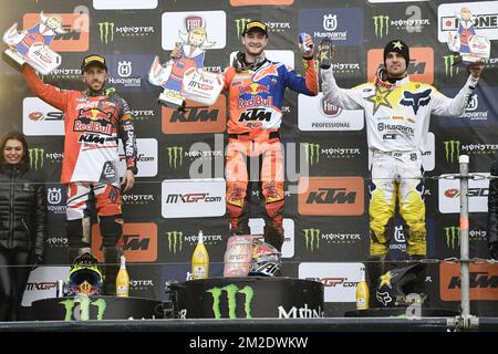 Italien Antonio Cairoli, néerlandais Jeffrey Herlings et français Gautier Paulin photographiés sur le podium après le Grand Prix hollandais MXGP de motocross, 2nd ronde du Championnat du monde FIM Motocross, dimanche 18 mars 2018 à Valkenswaard, pays-Bas. BELGA PHOTO YORICK JANSENS Banque D'Images