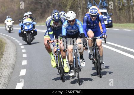 Belge Guillaume Van Keirsbulck de Wanty-Groupe Gobert, Belge Sean de Bie de verandas Willems - Crelan et canadien Alexander Cataford d'UnitedHealthcare photographié en action lors de l'édition 106th de la course cycliste d'une journée 'Schelprivjs', à 200,4 km de Borsele à Schoten, mercredi 04 avril 2018. BELGA PHOTO YORICK JANSENS Banque D'Images