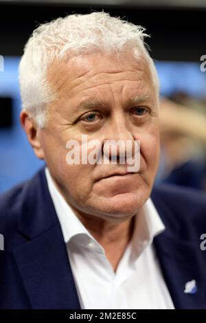 Patrick Lefevere, PDG de Quick-Step Floors, photographié lors d'une conférence de presse, à Kortrijk, le jeudi 05 avril 2018, en prévision de la course cycliste d'une journée « Paris-Roubaix » de dimanche. BELGA PHOTO ERIC LALMAND Banque D'Images