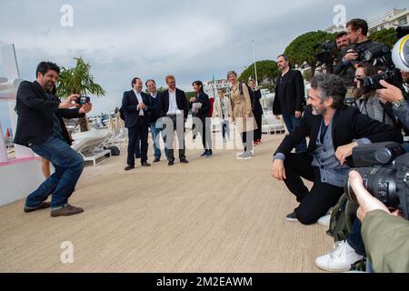 Le réalisateur Cesc gay et l'acteur Leonardo Sbaraglia assistent à la photo Felix au Festival Cannes séries à Cannes. | le réalisateur Cesc gay et l'indicateur Leonardo Sbaraglia assistent au photocall de ' Felix ' , lors du Festival de Cannes séries à Cannes. 08/04/2018 Banque D'Images