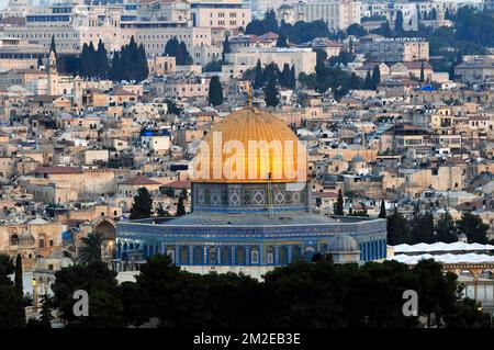 Vue en début de matinée sur Jérusalem depuis le Mont des oliviers à Jérusalem-est. Banque D'Images