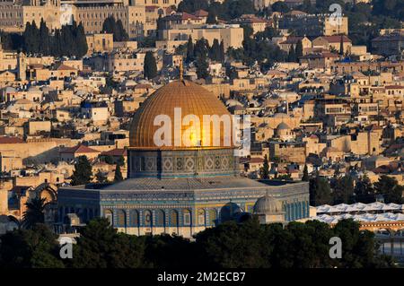 Vue en début de matinée sur Jérusalem depuis le Mont des oliviers à Jérusalem-est. Banque D'Images