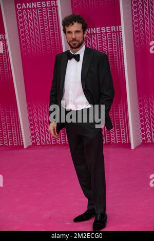 Francesco Montanari sur le tapis rose, pour la cérémonie de clôture de la série du Festival de Cannes 1st à Cannes. | Francesco Montanari sur le tapis rose, pour la cérémonie de clôture du 1er Festival Cannes séries à Cannes. 11/04/2018 Banque D'Images
