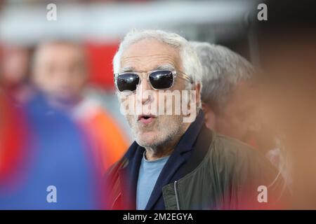 L'acteur français Gerard Darmon photographié au début du match Jupiler Pro League entre Standard de Liège et RSCA Anderlecht, à Liège, mercredi 18 avril 2018, le quatrième jour du Play-off 1 du championnat belge de football. BELGA PHOTO BRUNO FAHY Banque D'Images