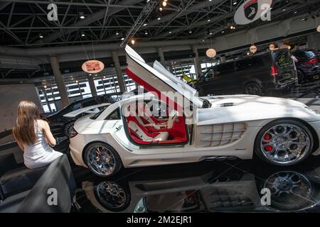 Des supervoitures du monde entier ont été exposées au Grimaldi Forum à l'occasion du Top marques, ce week-end à Monaco. | des supercars venant des quatre pièces du monde exposés au Grimaldi Forum à l'occasion du salon Top marques, ce week end à Monaco. 20/04/2018 Banque D'Images