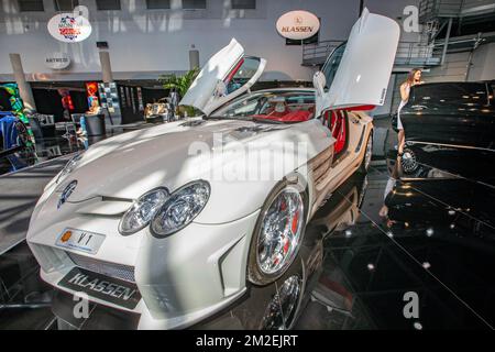 Des supervoitures du monde entier ont été exposées au Grimaldi Forum à l'occasion du Top marques, ce week-end à Monaco. | des supercars venant des quatre pièces du monde exposés au Grimaldi Forum à l'occasion du salon Top marques, ce week end à Monaco. 20/04/2018 Banque D'Images