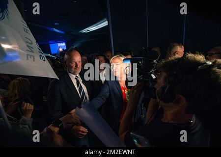 Pour 1 mai, contrairement à ses habitudes, Marine n'a pas défilé à Paris, mais a donné un rendez-vous à ses militants à Nice, A l'occasion de la réunion organisée par le mouvement Europe des Nations et des libertés (MENL).sur la photo Marine LePen | pour le 1er Mai contrairement à ses habitants, Marine ne défilait pas à Paris, mais à donner rendez-vous à ses militants à Nice, À l'occasion de la réunion organisée par le mouvement Europe des nations et des libertés (MENL) . Sur la photo Marine LePen. 01/05/2018 Banque D'Images