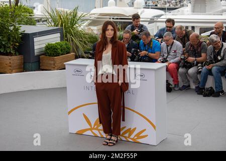 Photo du film "Gueule d'Ange", avec la Directrice Vanessa Filho, actrice Amélie Daure lors du 71 ème Festival de Cannes, au Palais des Festival de Cannes. | Photocall du film « Gueule d'Ange », avec l'actrice Amélie Daure, durant le 71 eme Festival de Cannes, au palais des Festival à Cannes. 12/05/2018 Banque D'Images