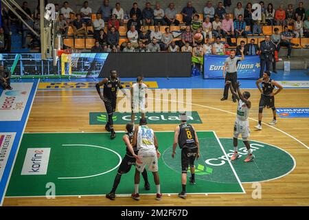 Illustration prise lors du match de basket-ball entre Okapi Aalstar et Oostende, le jour 34 de la compétition de basketball de la Ligue des Euromils, dimanche 13 mai 2018 à Aalst. BELGA PHOTO LUC CLAESSEN Banque D'Images