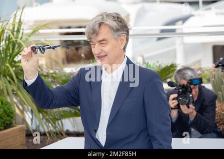 Wim Wenders assiste au photocall de ' le Pape François - Un homme de sa parole ' lors du Festival annuel de Cannes 71st au Palais des Festivals | Wim Wenders assiste au photocall de ' le Pape François - un homme de sa libération conditionnelle ' lors de la 71e édition annuelle du Festival de Cannes au Palais des Festivals . 13/05/2018 Banque D'Images