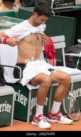 Serbe Novak Djokovic photographié lors d'une session d'entraînement avant le tournoi de tennis Roland Garros, à Paris, en France, le samedi 26 mai 2018. Le tirage principal du Grand Chelem Roland Garros de cette année a lieu du 27 mai au 10 juin. BELGA PHOTO BENOIT DOPPAGNE Banque D'Images