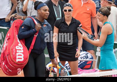 American Serena Williams, Belgian Kirsten Flipkens and Italian Sara Errani pictured ahead of a doubles tennis game between Italian Sara Errani and Belgian Kirsten Flipkens versus US Venus and Serena Williams, in the second round of the women's doubles at the Roland Garros French Open tennis tournament, in Paris, France, Friday 01 June 2018. The main draw of this year's Roland Garros Grand Slam takes place from 27 May to 10 June. BELGA PHOTO BENOIT DOPPAGNE Stock Photo