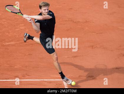 Belge David Goffin (ATP 9) photographié en action lors du match de tennis contre l'italien Marco Cecchinato lors du quatrième tour des singles hommes au tournoi de tennis Roland Garros French Open, à Paris, en France, le dimanche 03 juin 2018. Le tirage principal du Grand Chelem Roland Garros de cette année a lieu du 27 mai au 10 juin. BELGA PHOTO BENOIT DOPPAGNE Banque D'Images