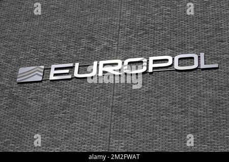 Logo Europol photographié lors d'une visite de travail du Premier ministre belge et ministre de l'intérieur au siège d'Europol (Office européen de police) à la Haye, aux pays-Bas, le mercredi 06 juin 2018. BELGA PHOTO NICOLAS MATERLINCK Banque D'Images