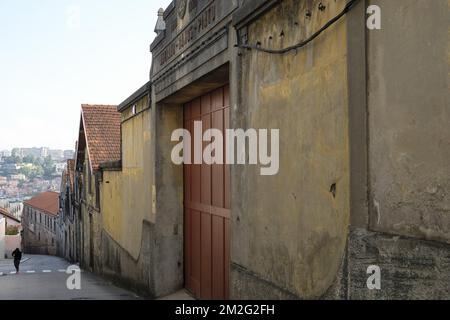 La belle ville de Porto. dentelle au vin | la ville de Porto sur l'autre rive du Douro les chais de Porto dans le quartier de Vila Nova de Gaia 12/06/2018 Banque D'Images