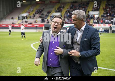 Marc Coucke, président d'Anderlecht, et Thierry Dailly, président de RWDM, ont photographié lors d'un match amical, le premier de la nouvelle saison 2018-2019 pour Anderlecht, entre RWDM et RSC Anderlecht, à Bruxelles, le vendredi 22 juin 2018. BELGA PHOTO LAURIE DIEFFEMBACQ Banque D'Images