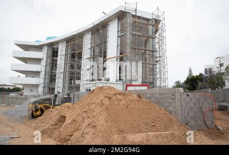 Illustration photo prise lors d'une visite sur le chantier de l'Ecole Belge à Rabat, le premier jour d'une mission au Maroc avec le ministre-président wallon Borsus, lundi 25 juin 2018. BELGA PHOTO BENOIT DOPPAGNE Banque D'Images