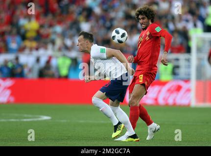 Phil Jones en Angleterre et Marouane Fellani en Belgique se battent pour le ballon lors d'un match de football entre l'équipe nationale belge de football les Red Devils et l'Angleterre, jeudi 28 juin 2018 à Kaliningrad, en Russie, le troisième et dernier dans le groupe G de la coupe du monde de la FIFA 2018. BELGA PHOTO BRUNO FAHY Banque D'Images