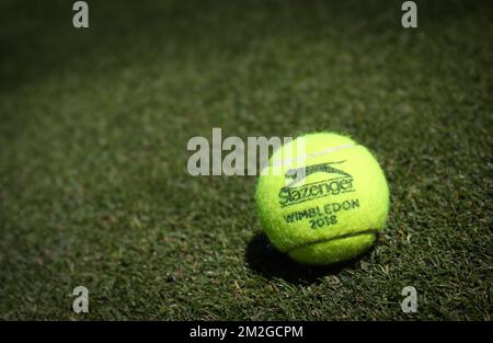 Balles officielles photographiées lors d'une séance d'entraînement en prévision du tournoi de tennis grand slam de Wimbledon 2018 au All England tennis Club, dans le sud-ouest de Londres, en Grande-Bretagne, le vendredi 29 juin 2018. Les tables principales du tournoi de Wimbledon débuteront le 2 juillet. BELGA PHOTO VIRGINIE LEFOUR Banque D'Images